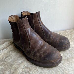 2976 Dr. Martens Chelsea Boots size W7 M6 38